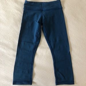 Blue Lululemon Cropped Leggings